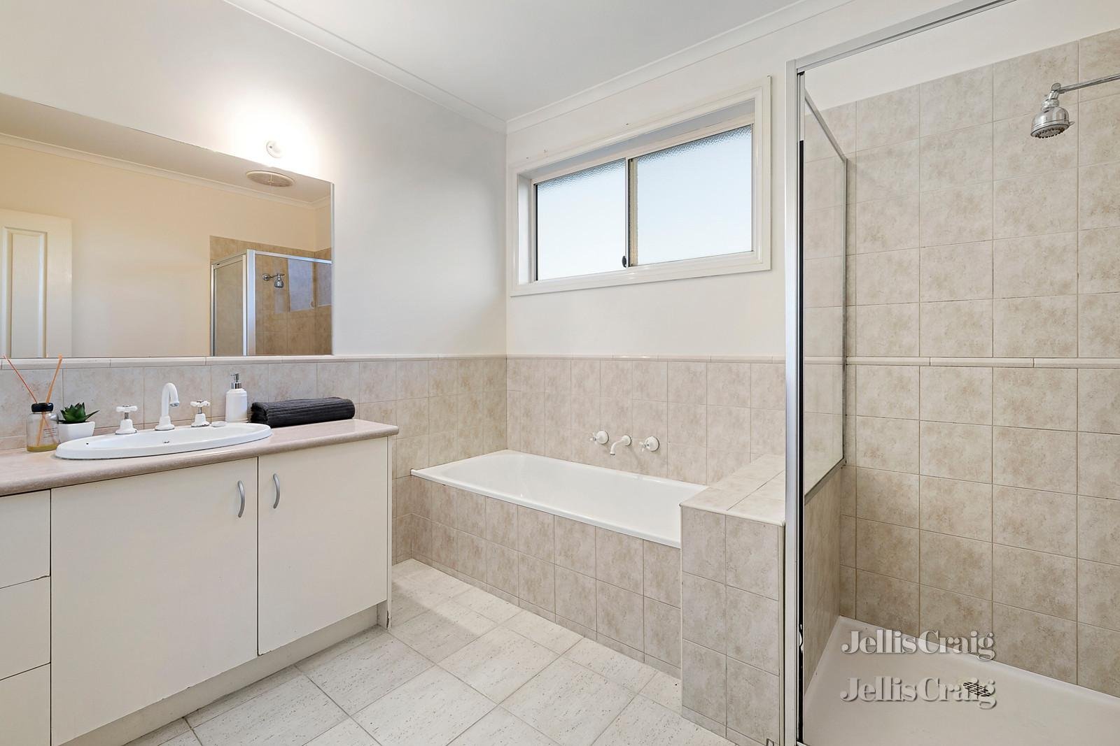 4/21 Beaconsfield Road, Briar Hill image 6