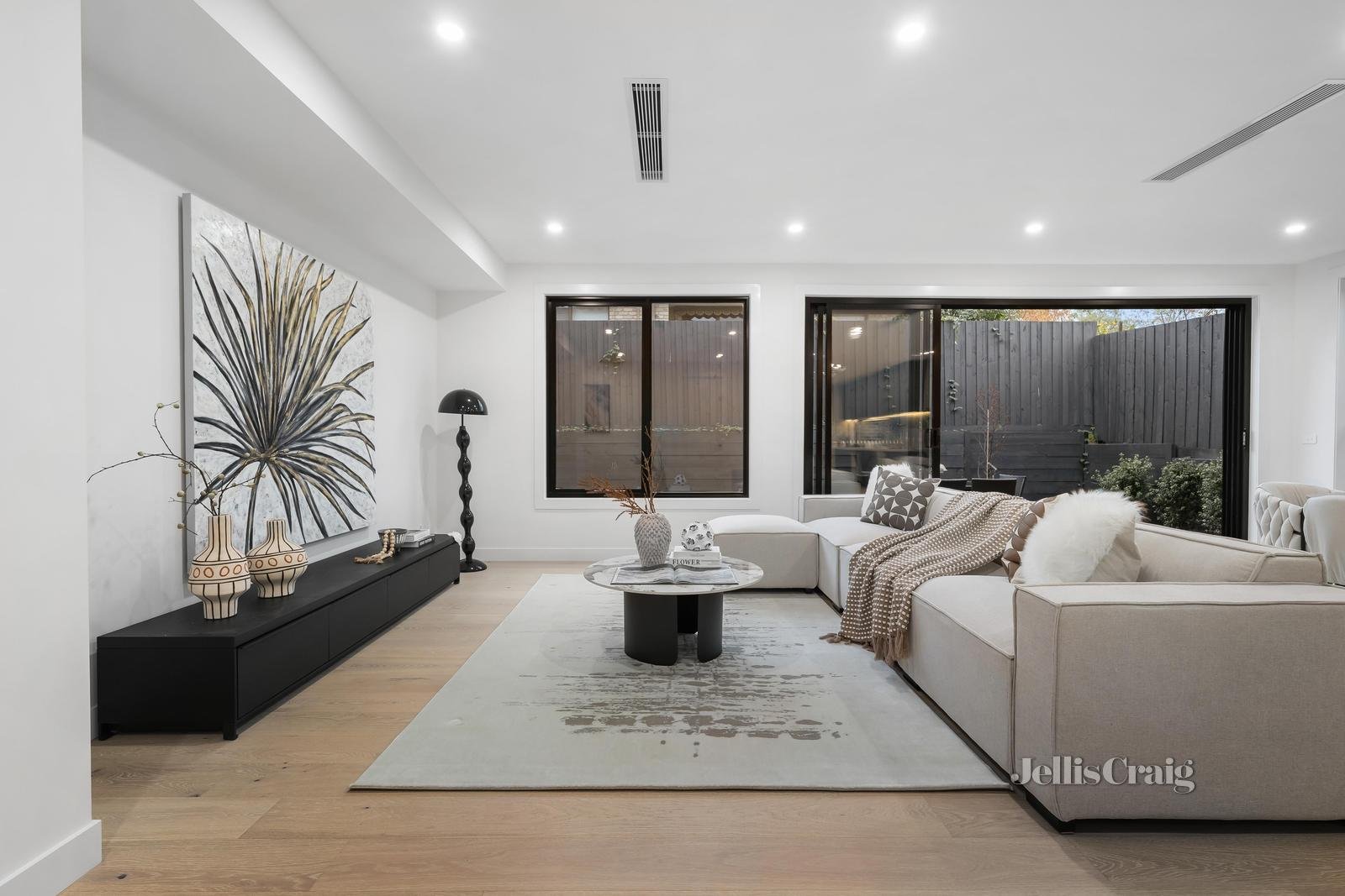 4/21 Inverell Avenue, Mount Waverley image 2