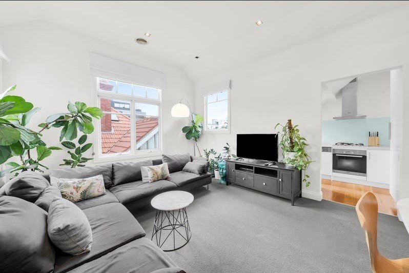 4/21 Jackson Street, St&nbsp;Kilda image 1