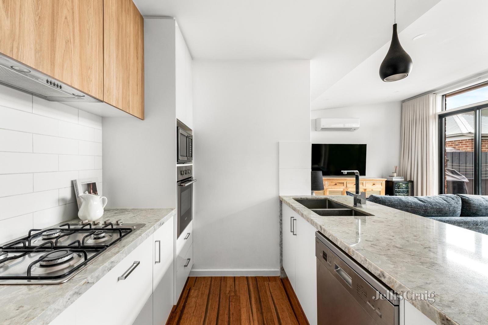 4/21 New Street, South Kingsville image 4