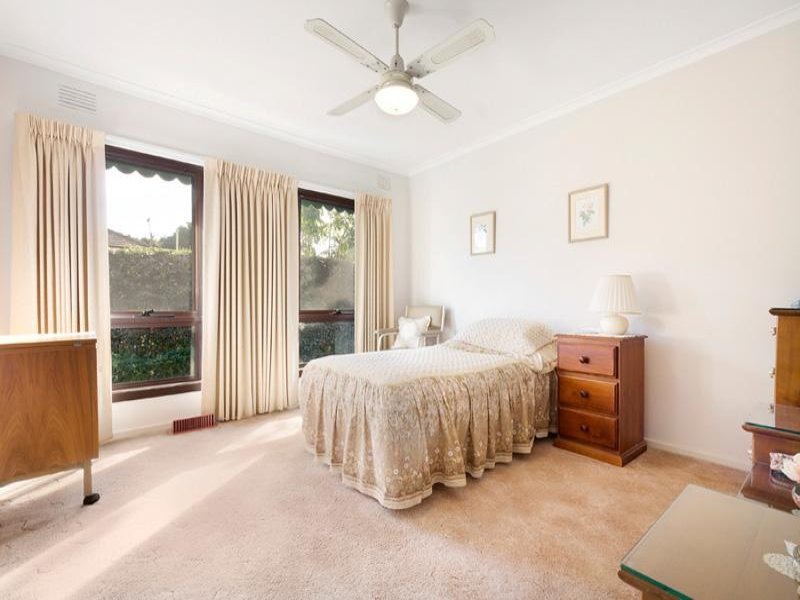 4/21 Simpsons Road, Box Hill image 4
