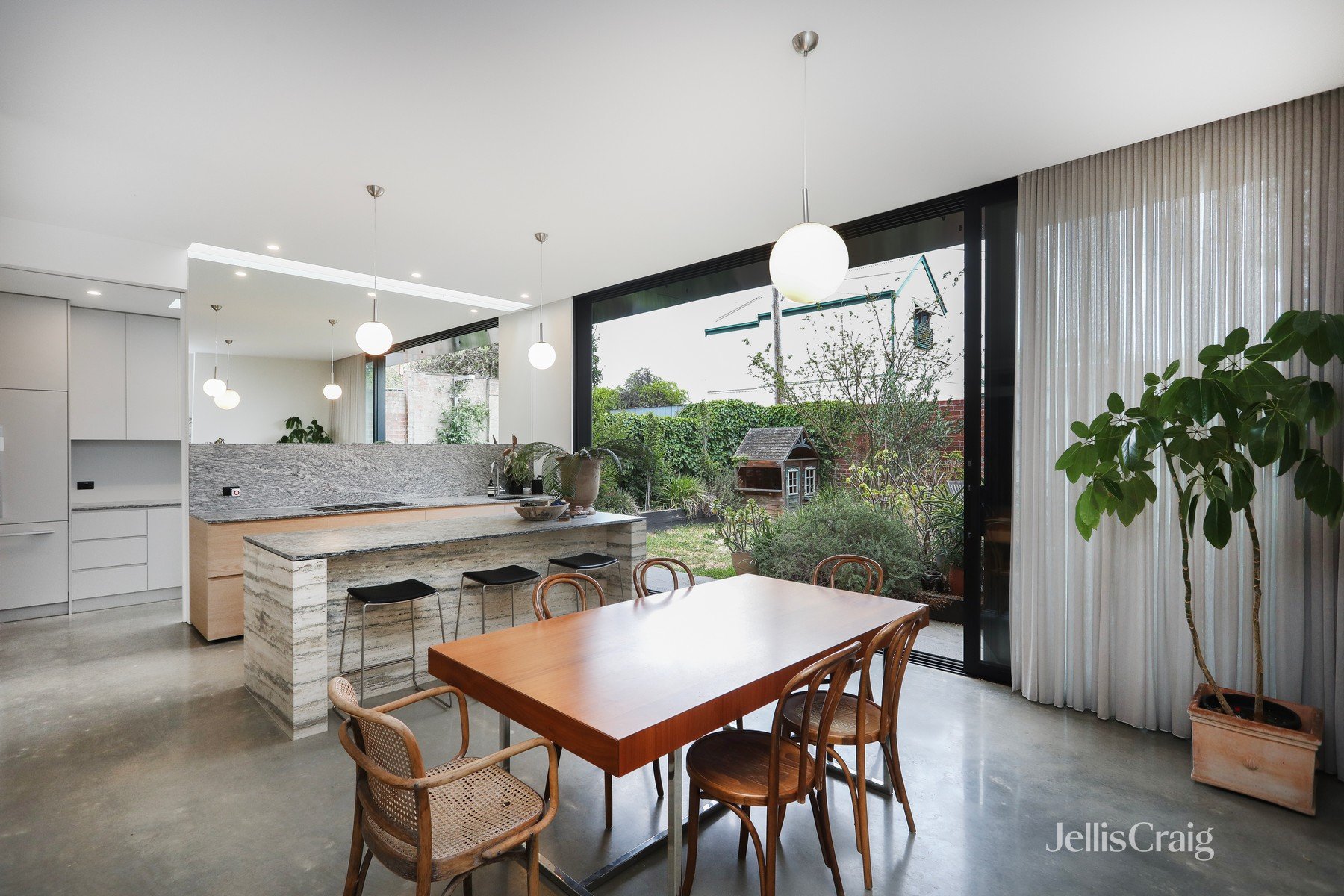 421 Wellington Street, Clifton&nbsp;Hill image 2