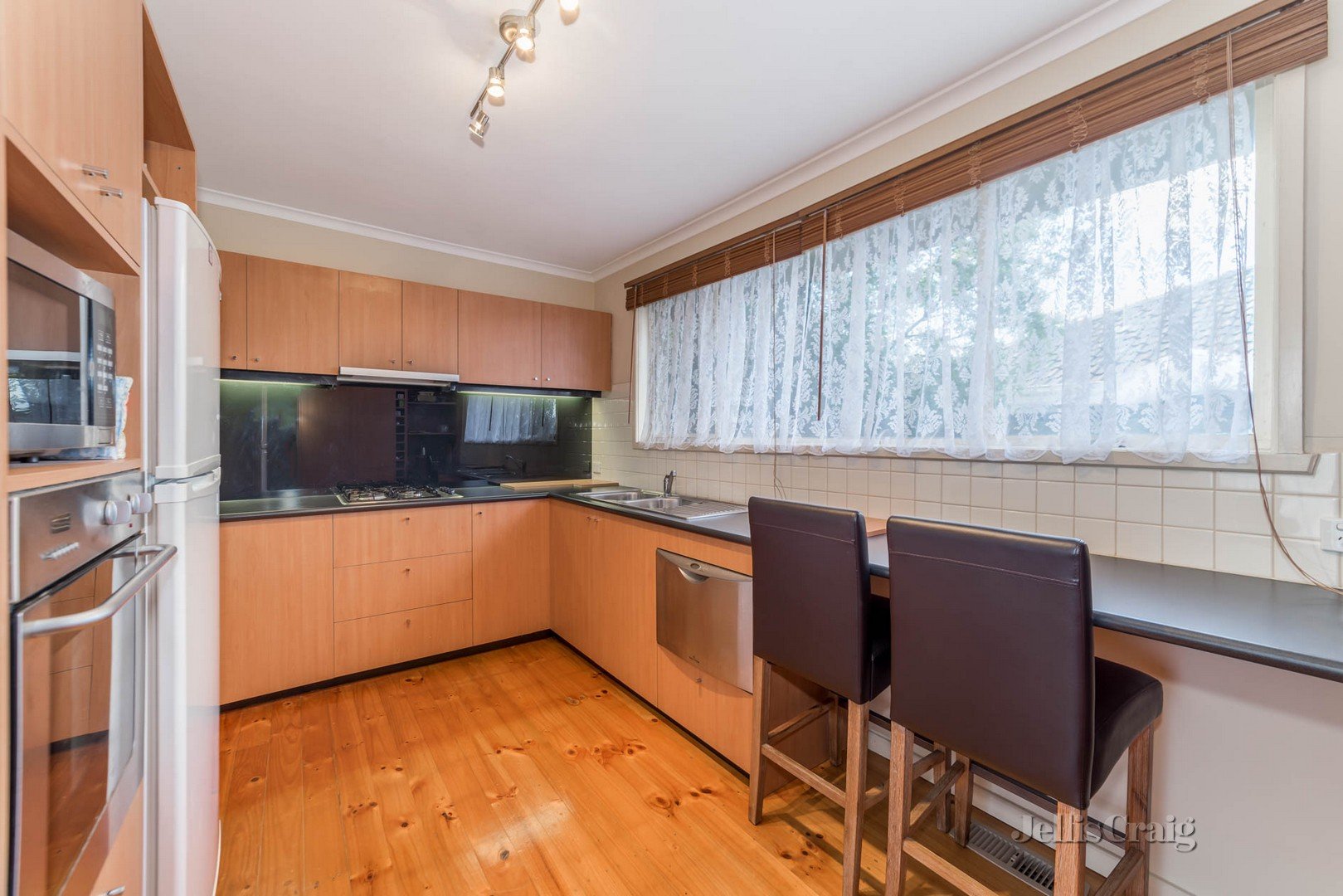4/216-218 Lawrence Road, Mount Waverley image 2