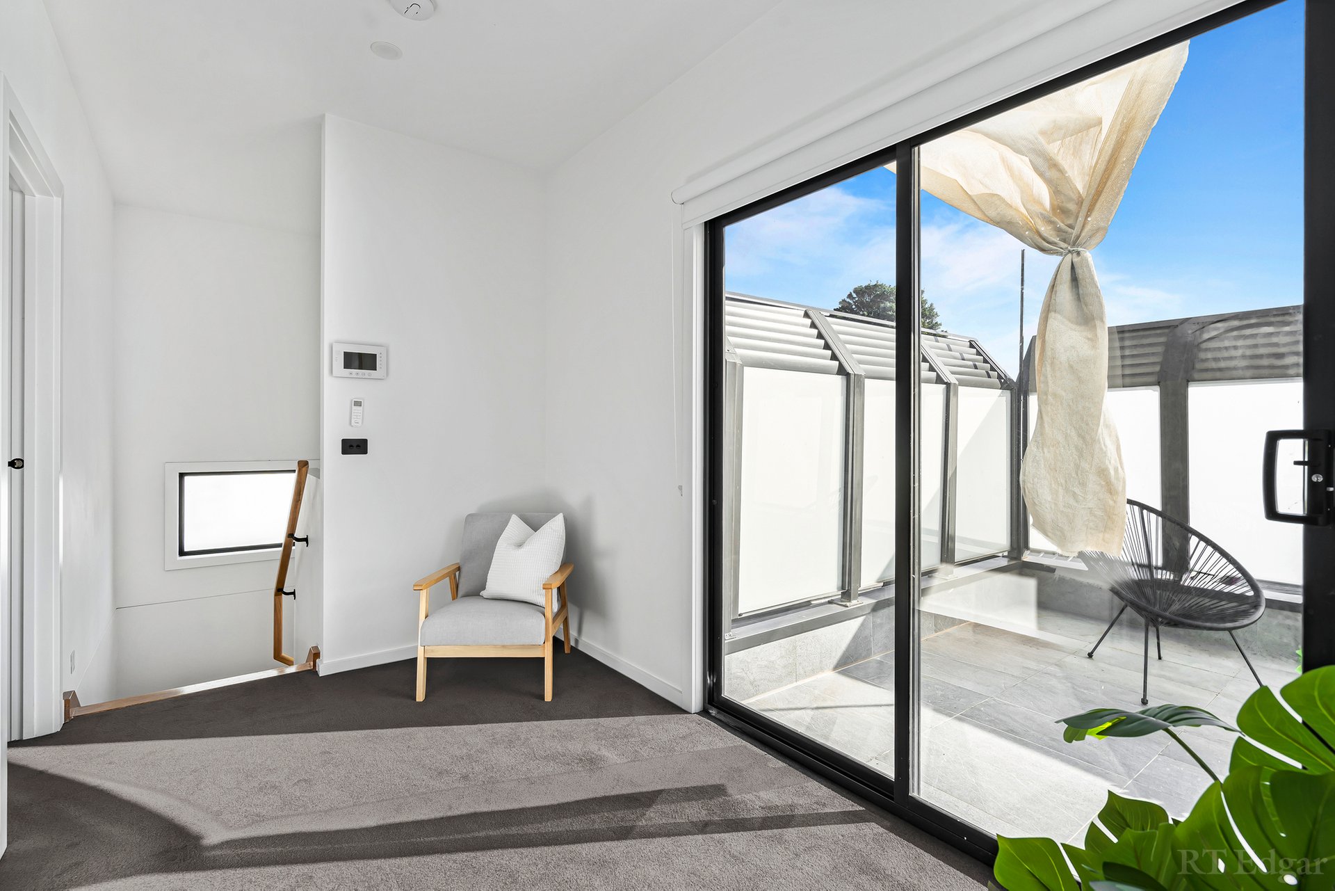 Property Gallery Thumbnail 14