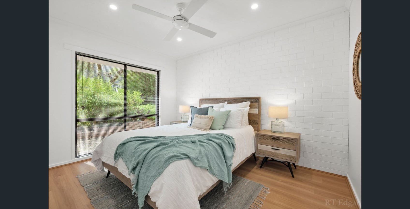 Property Gallery Thumbnail 3