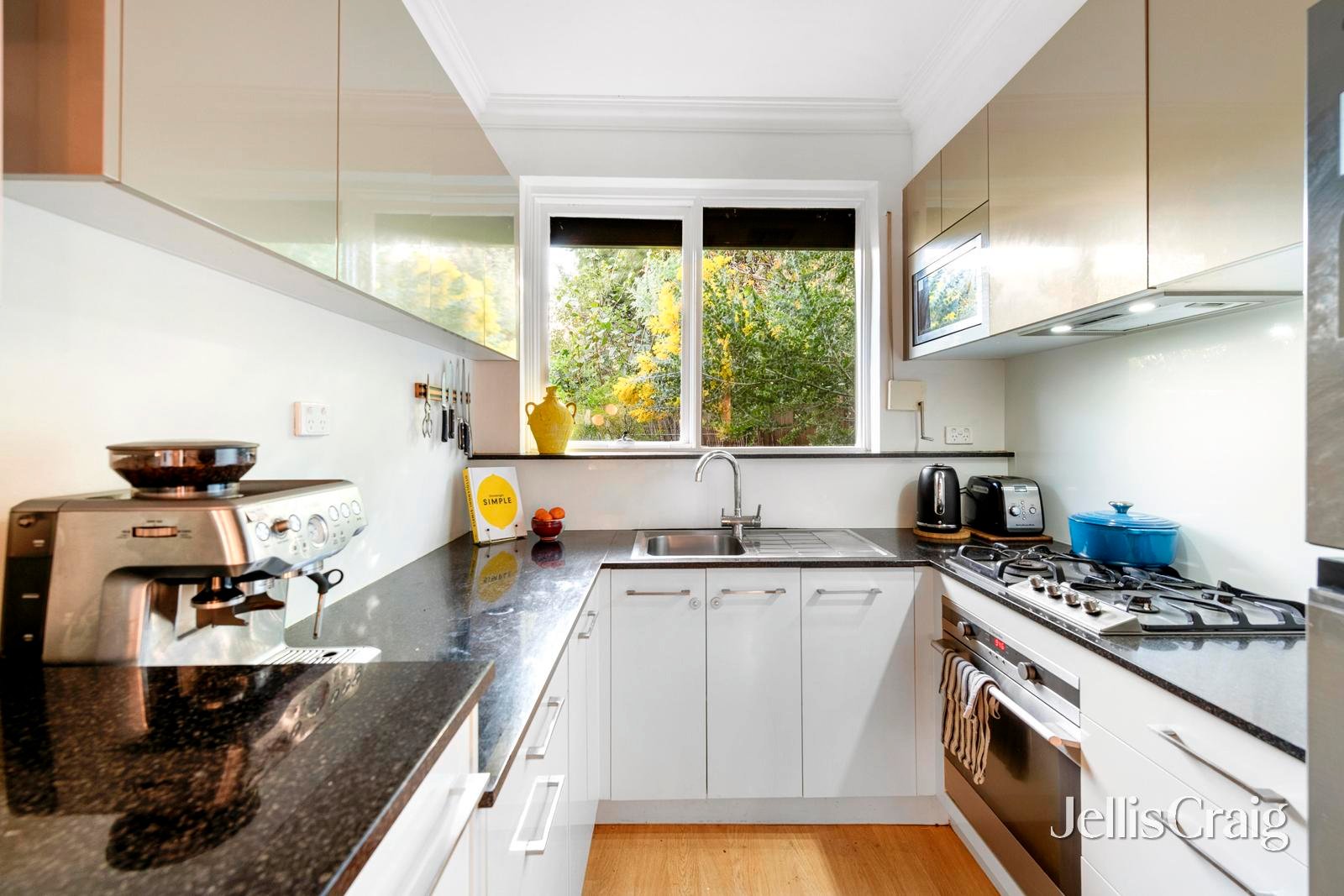 4/22 De Carle Street, Brunswick image 4