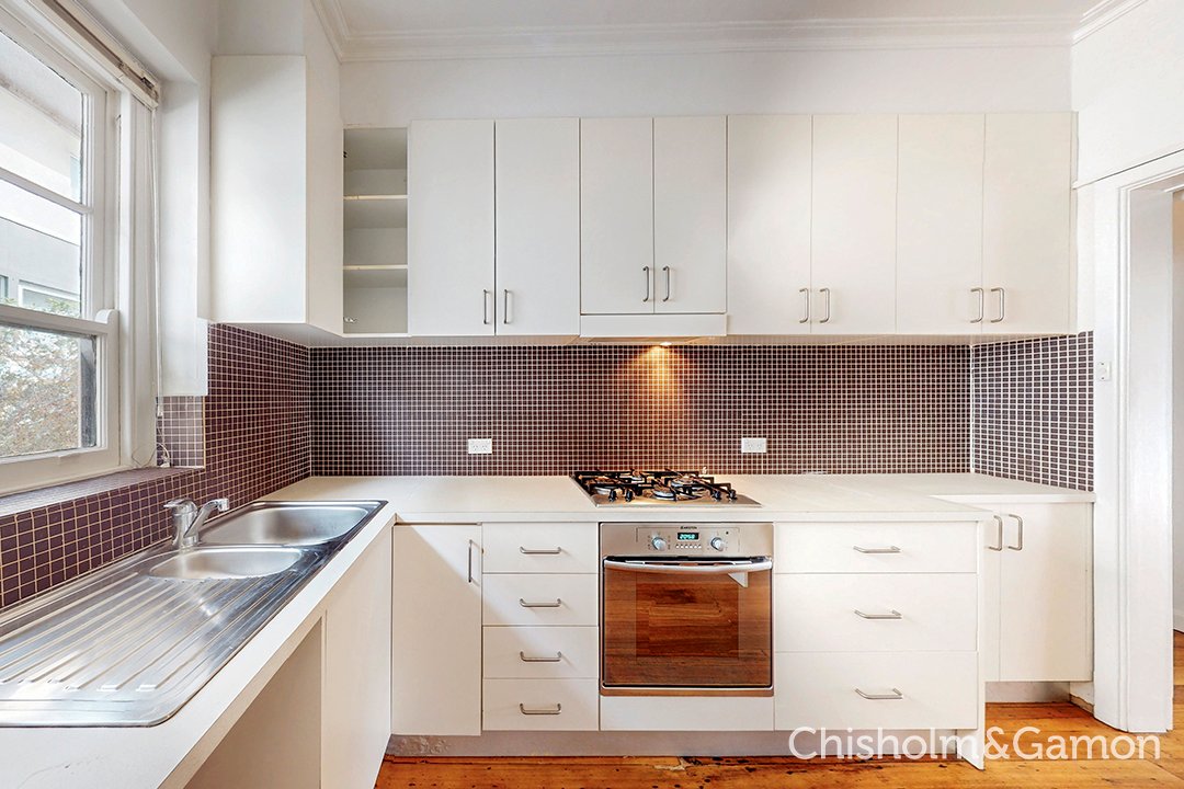 4/22 Pine Avenue, Elwood image 6