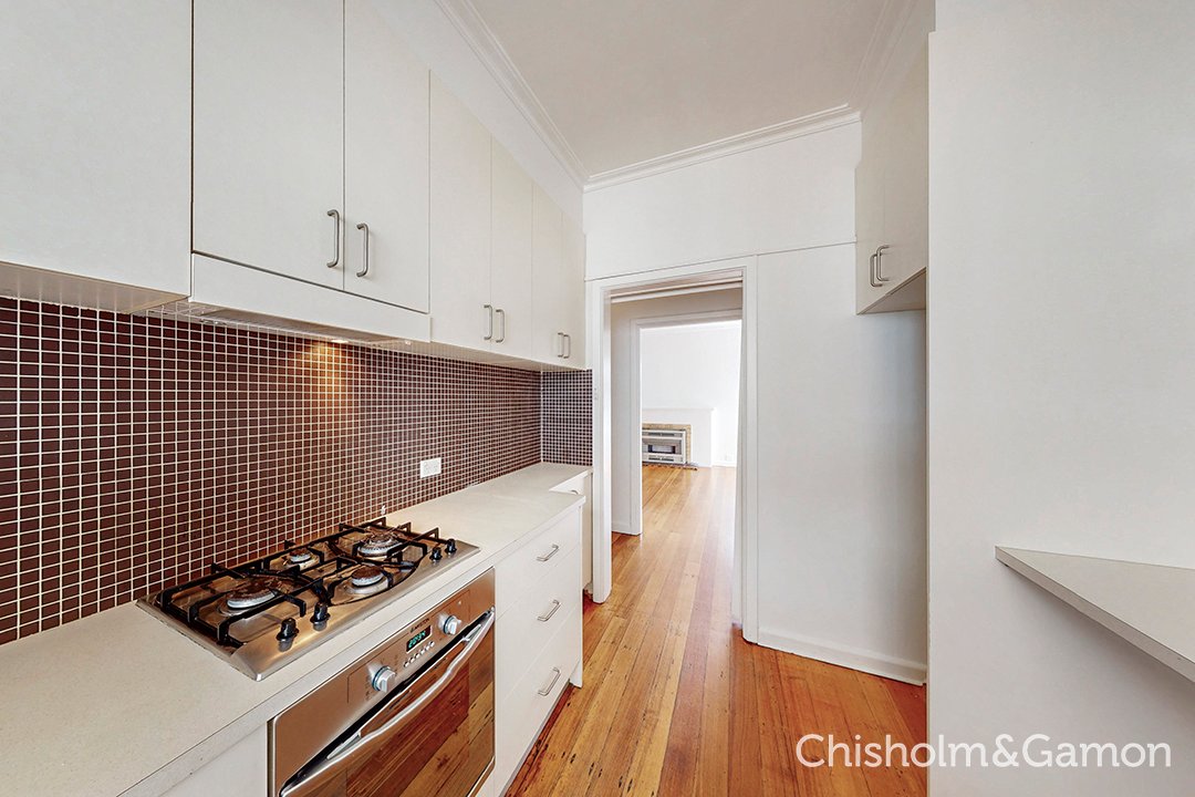 4/22 Pine Avenue, Elwood image 5