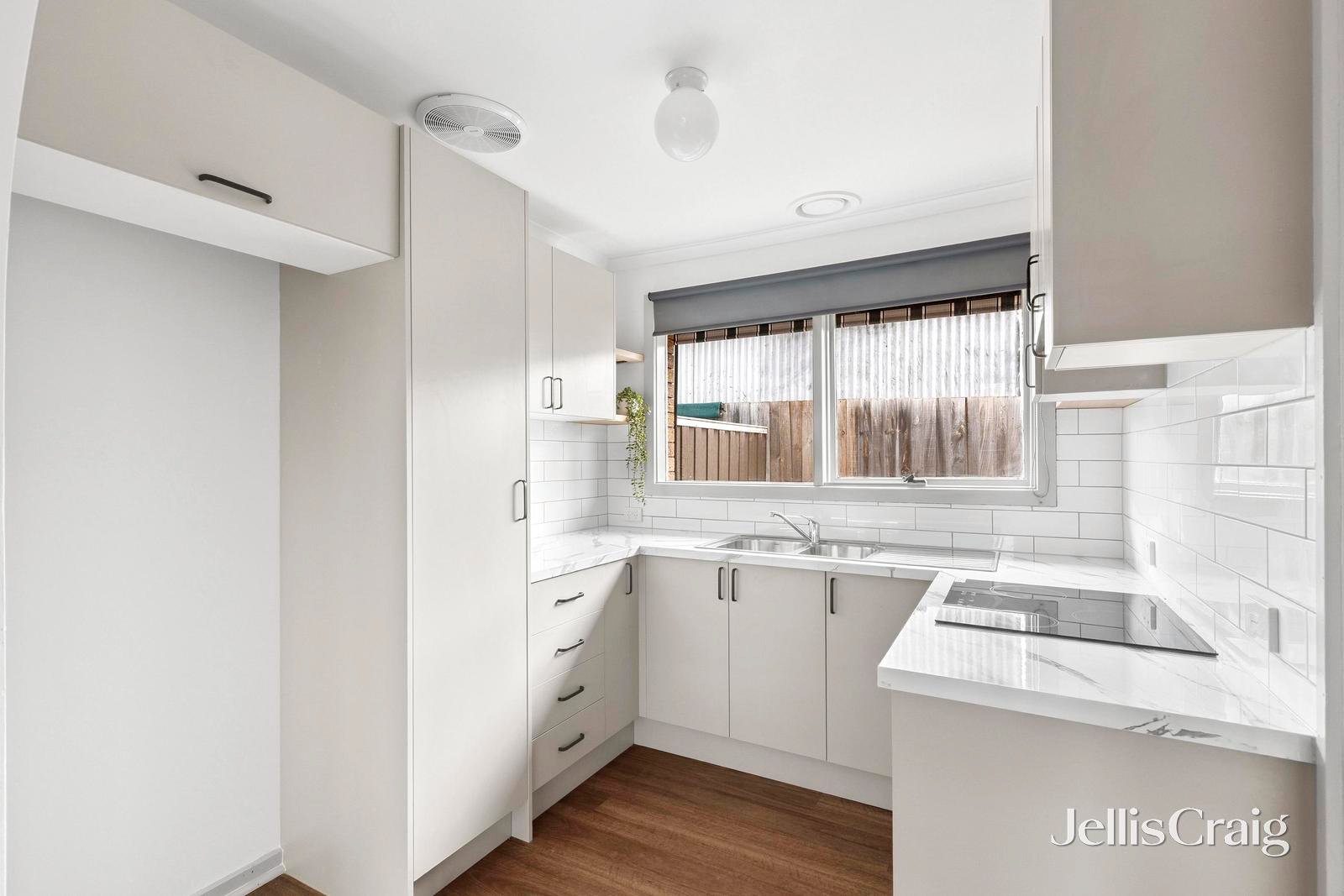4/22 Roxby Street, Manifold Heights image 2