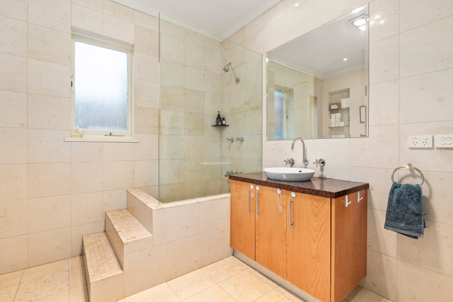 Property Gallery Thumbnail 5