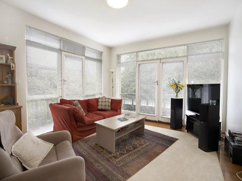 4/22 Weir Street, Balwyn image 2