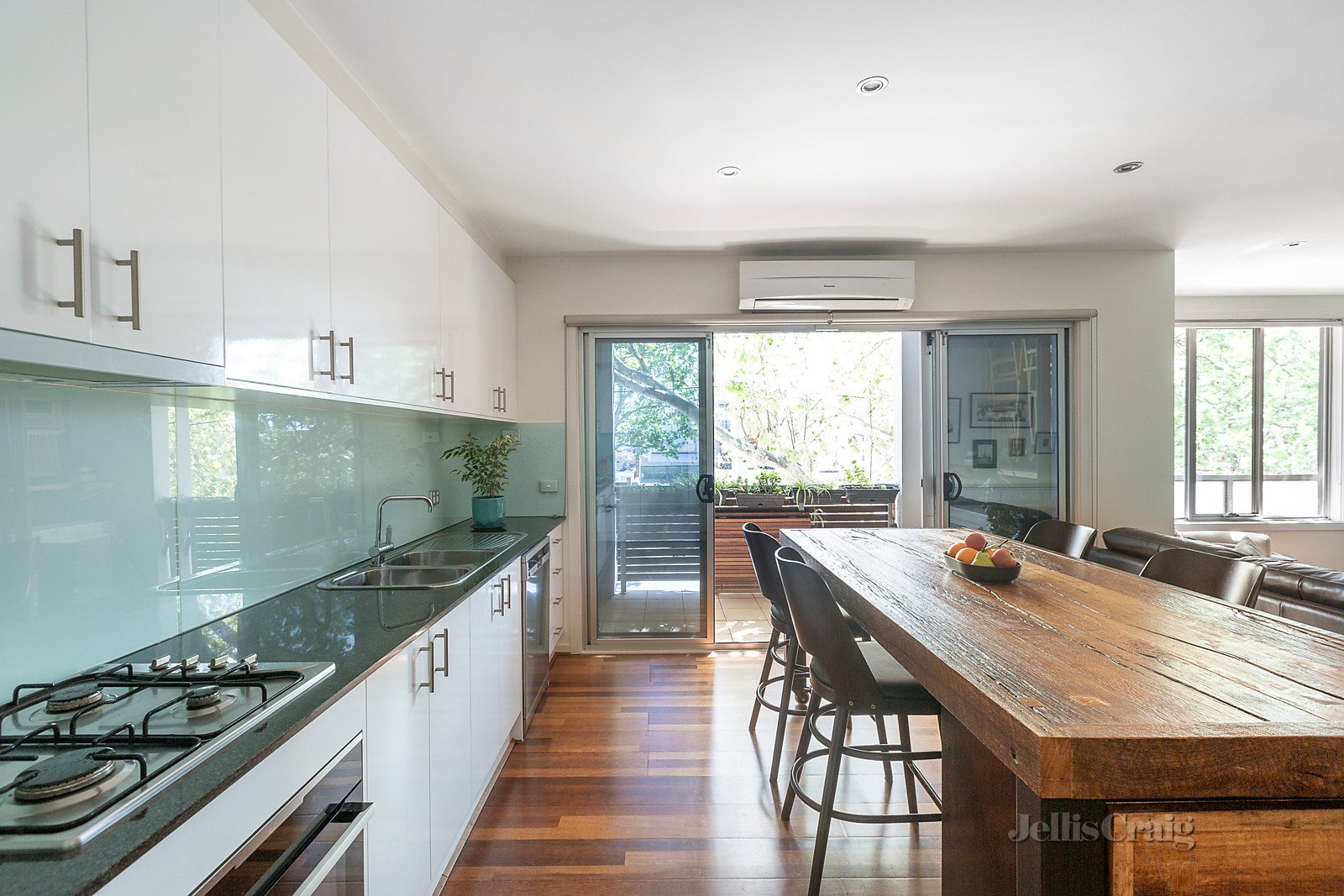 4/220 Abbotsford Street, North Melbourne image 4