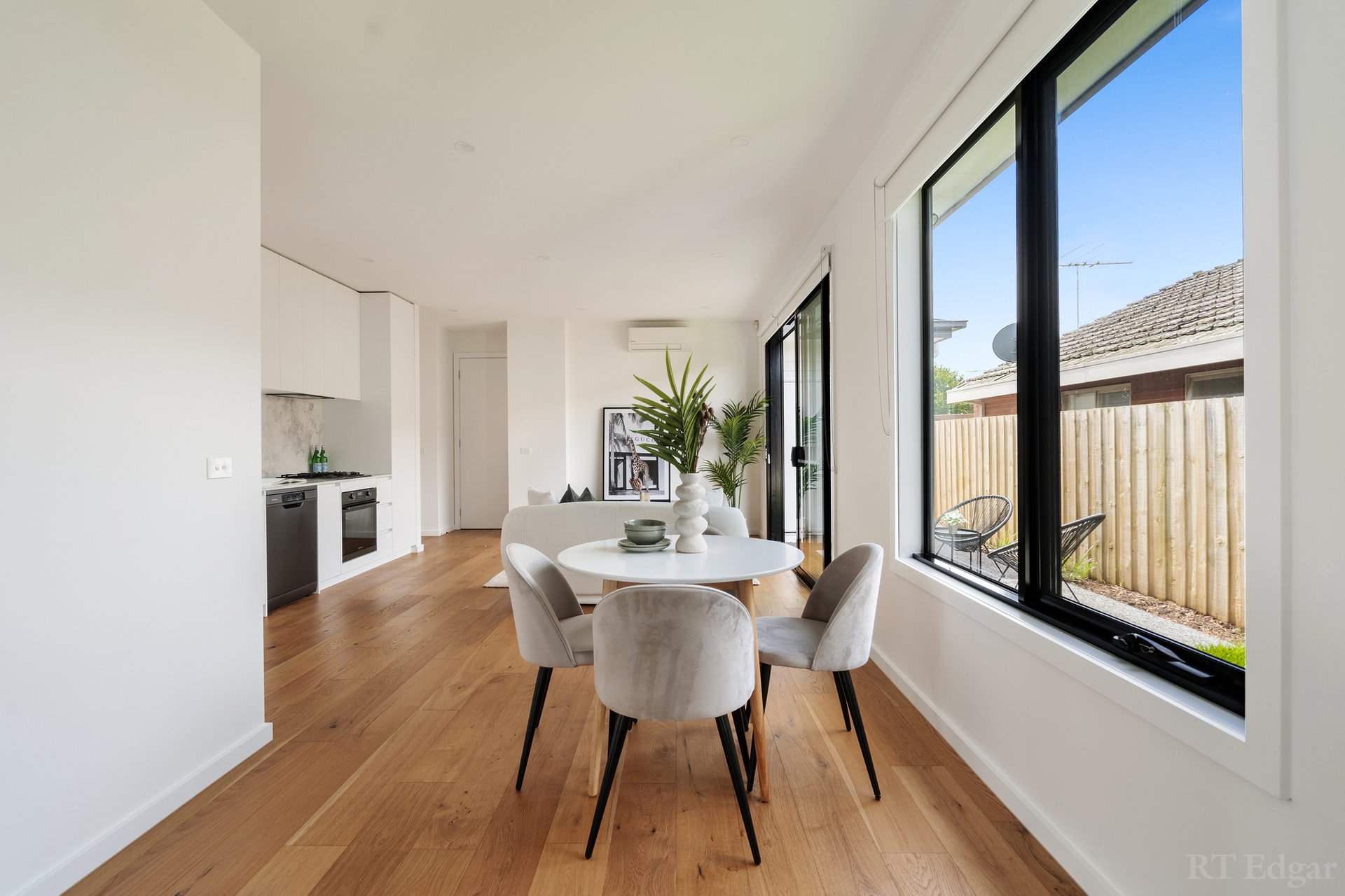 Property Gallery Thumbnail 7