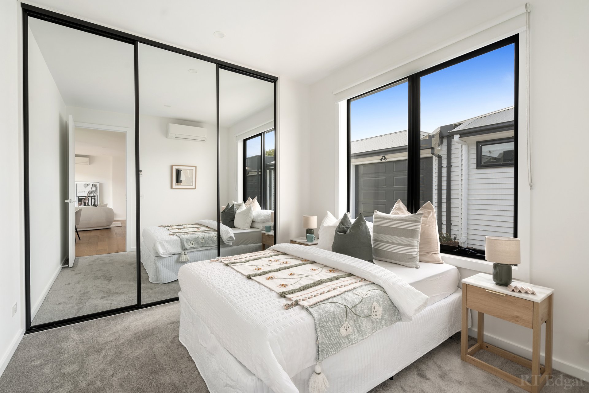 Property Gallery Thumbnail 12