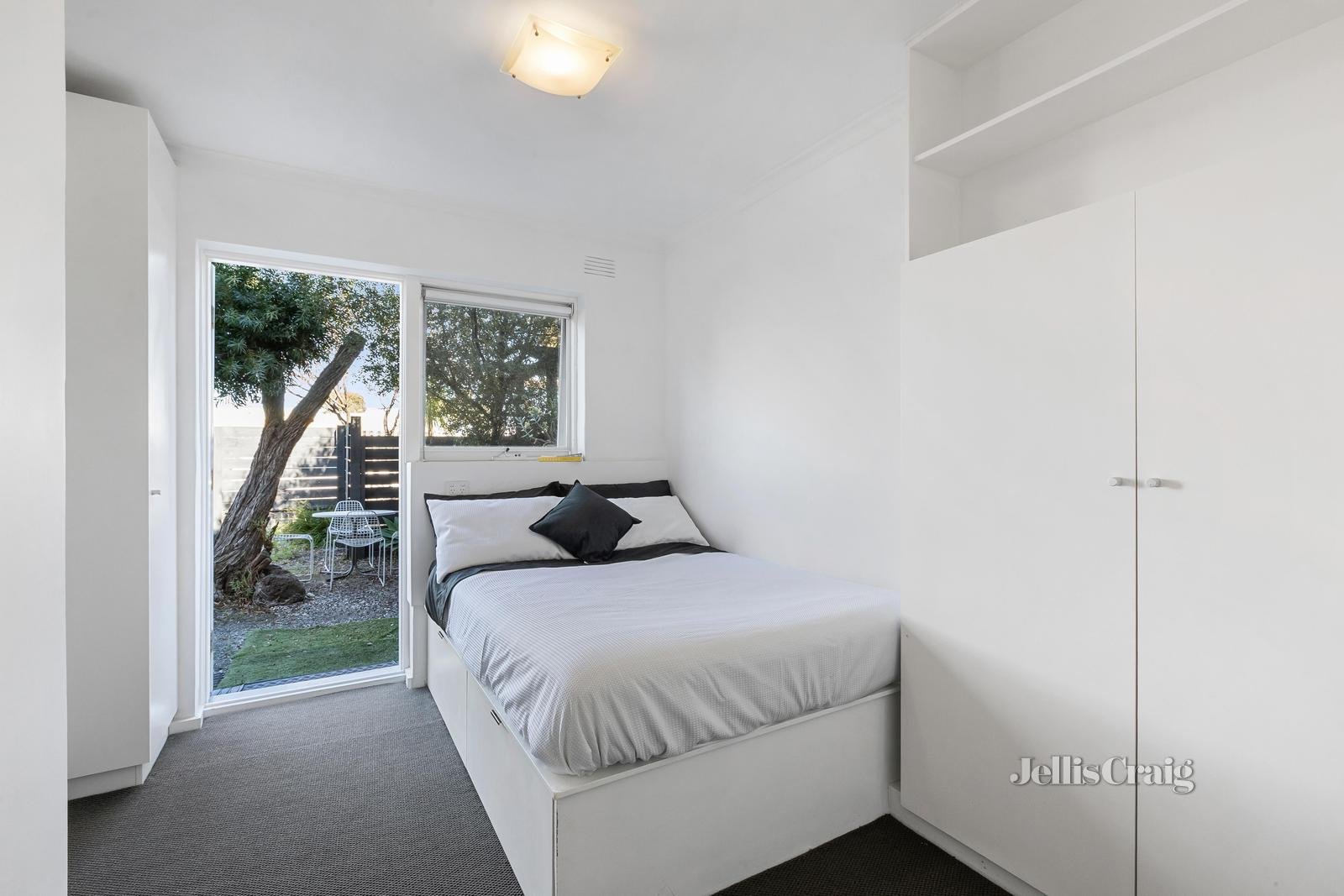 4/23 Genoa Street, Moorabbin image 6