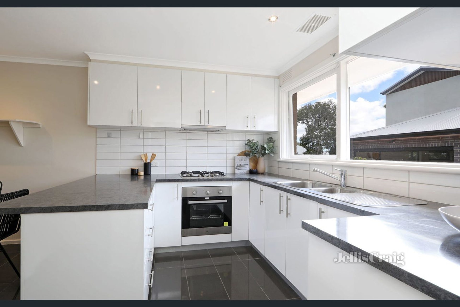 4/23 McCubbin Street, Burwood image 1