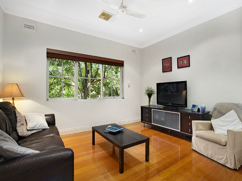 4/23 Pine Avenue, Elwood image 3