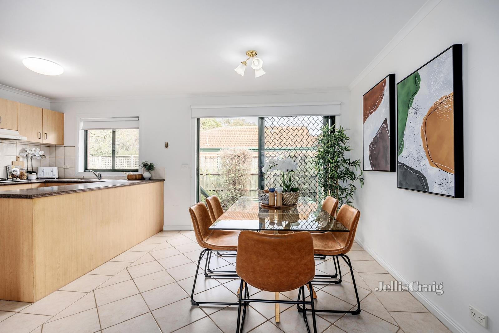 42/305 Canterbury Road, Forest Hill image 3