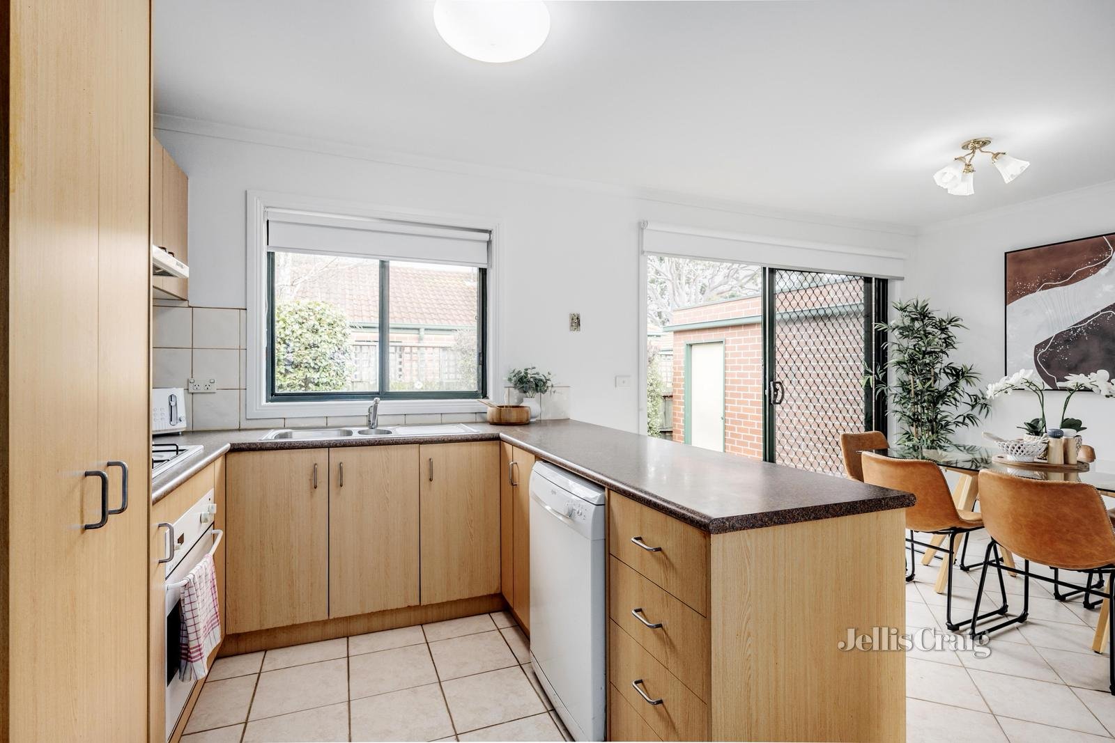 42/305 Canterbury Road, Forest Hill image 4