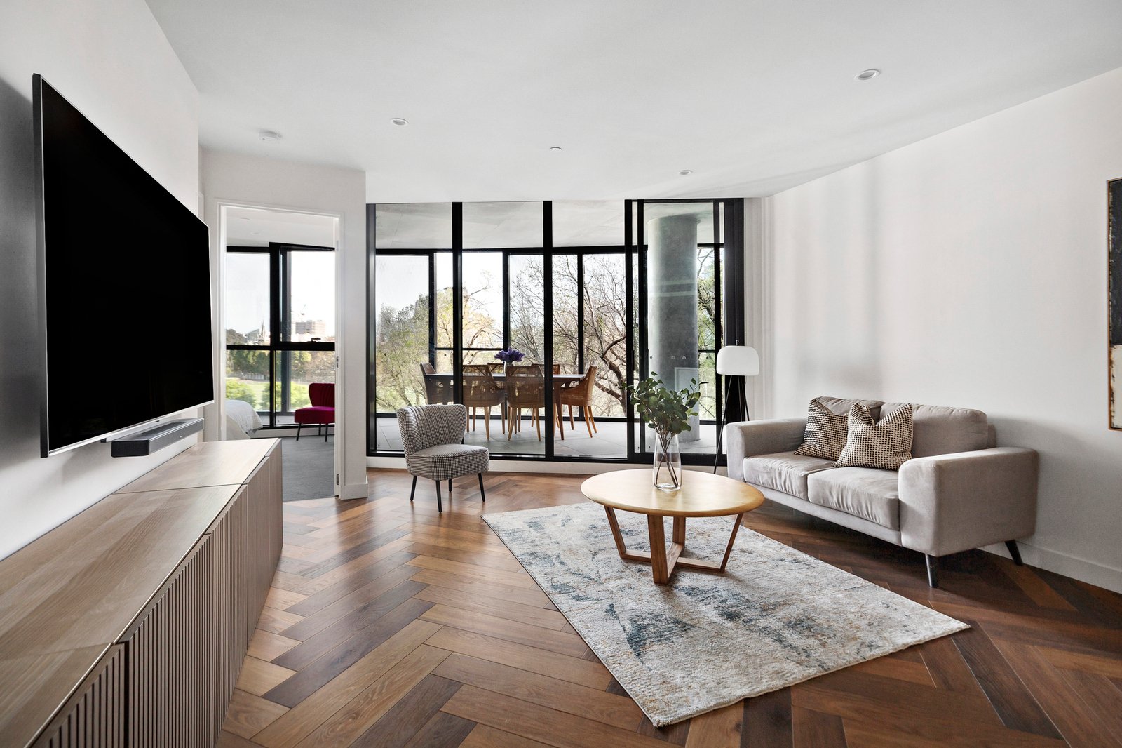 423/555 St Kilda Road