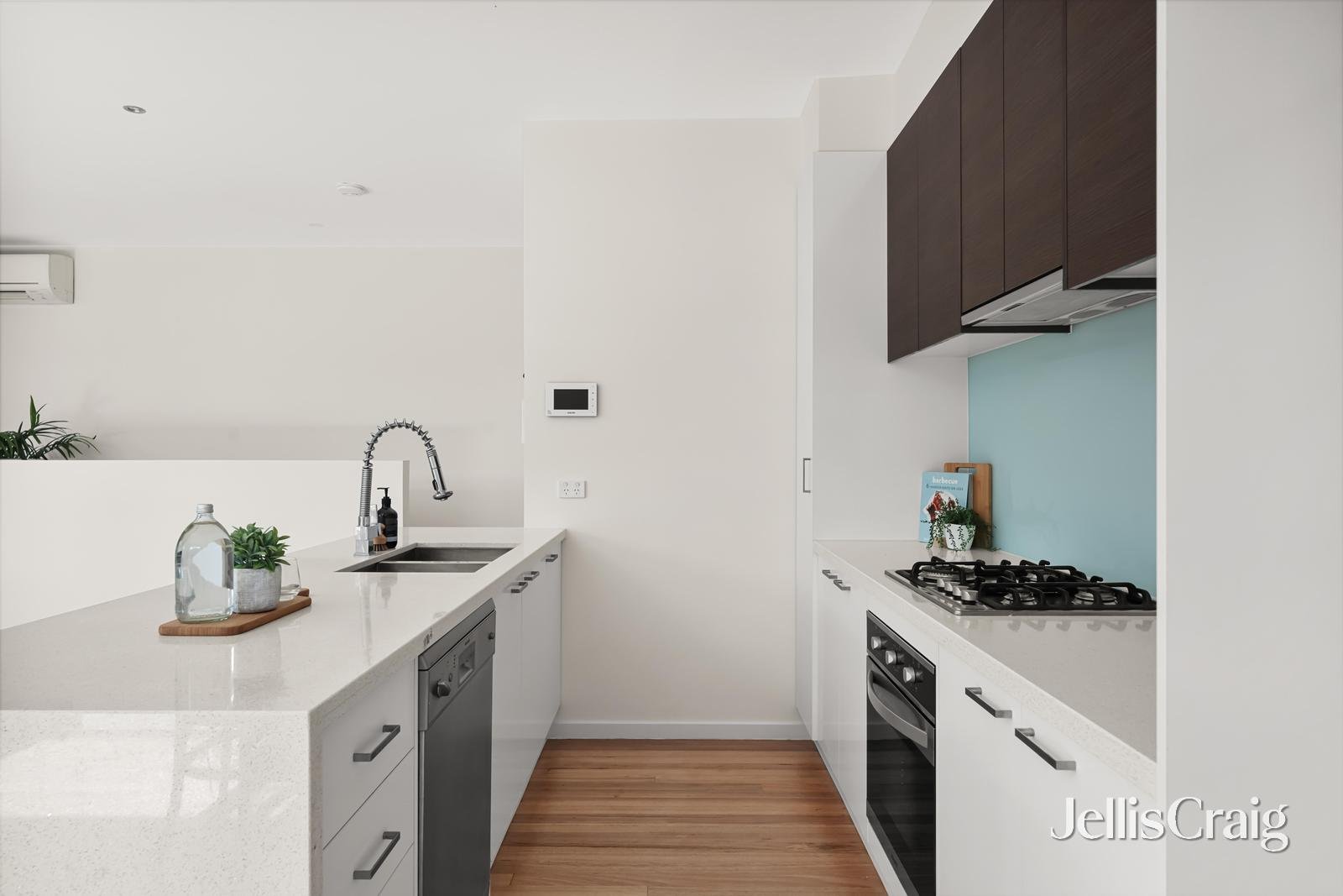 4/24 Irvine Crescent, Brunswick West image 4
