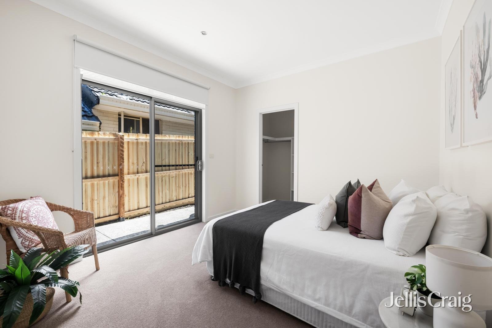 4/24 Irvine Crescent, Brunswick West image 9