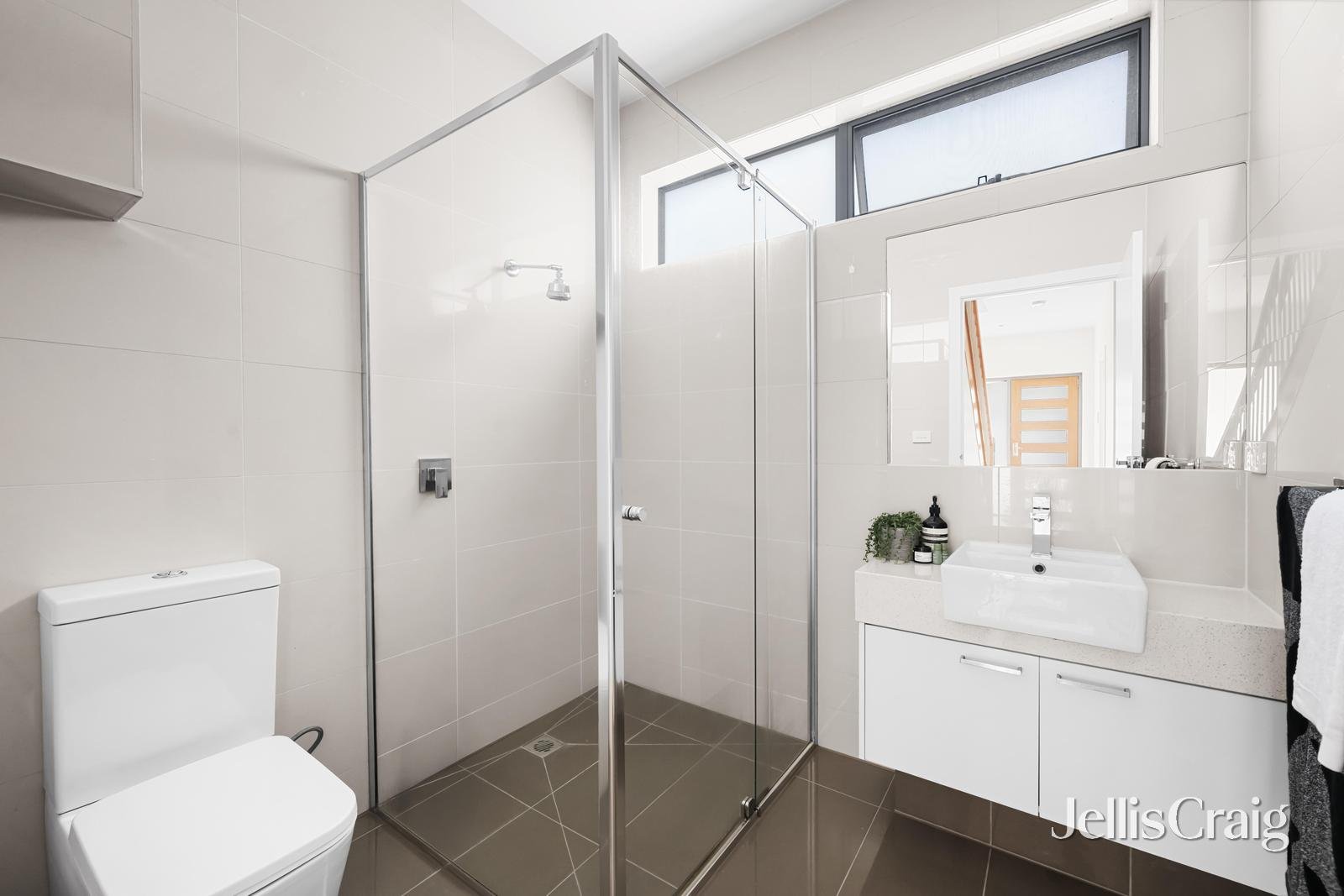 4/24 Irvine Crescent, Brunswick West image 10