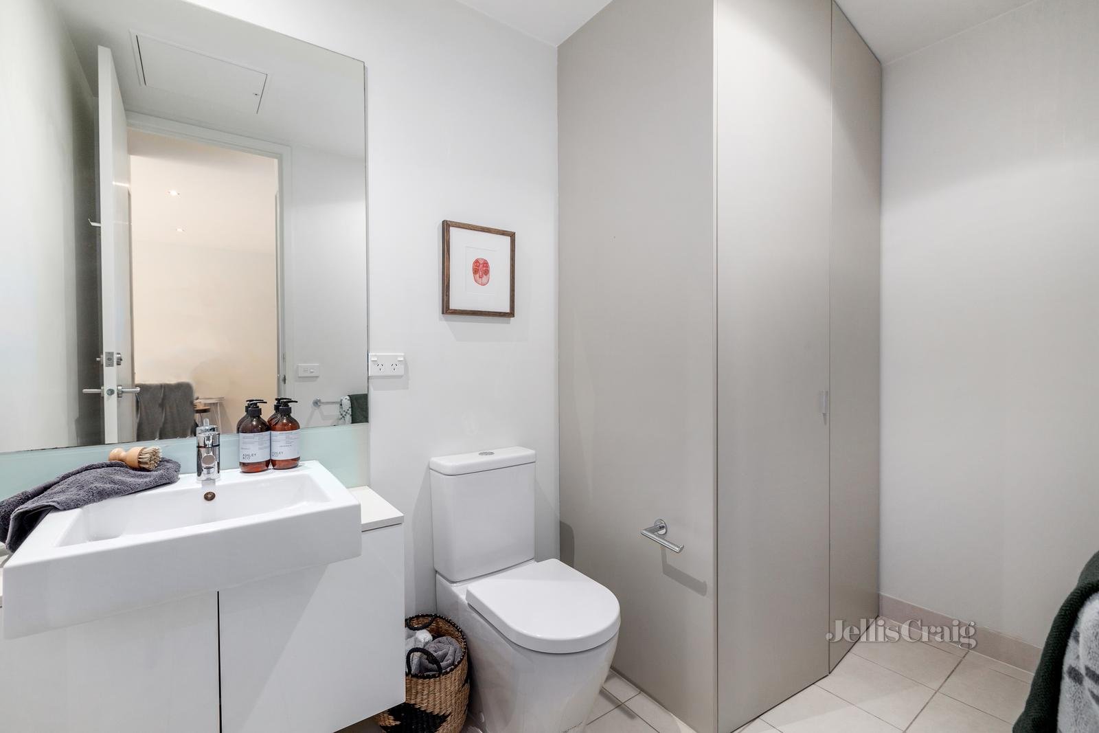 4/24 Milton Street, Elwood image 6