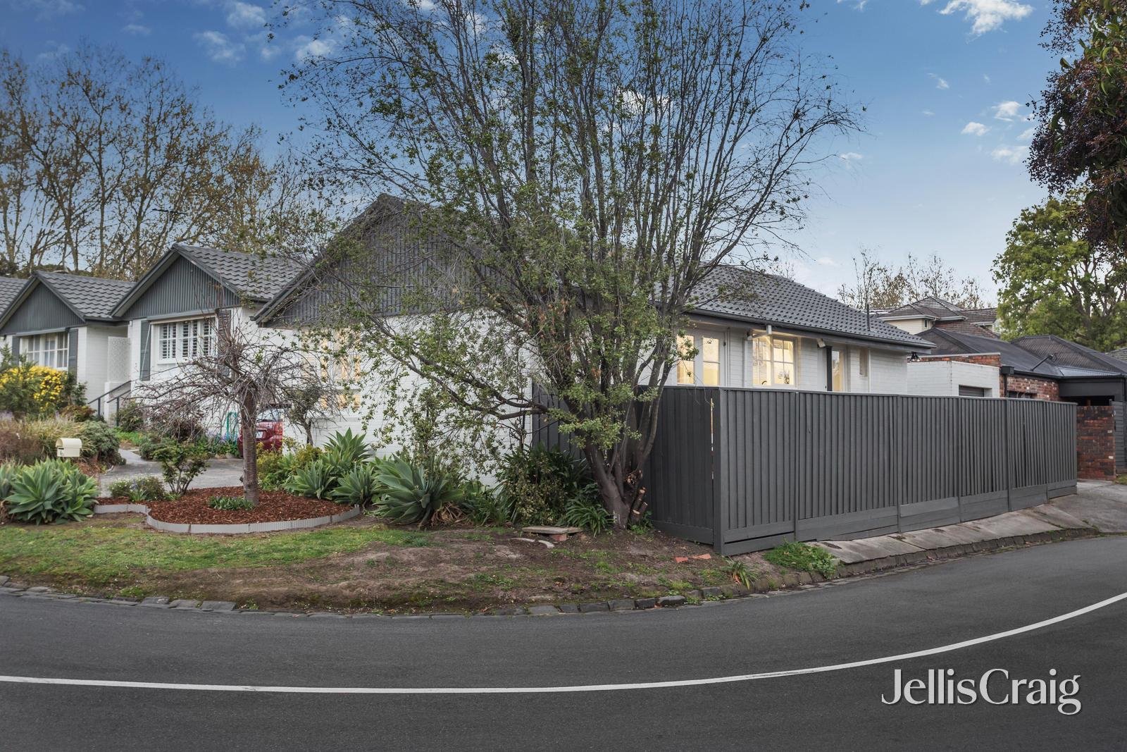 4/24 Shepherd Street, Surrey Hills image 2