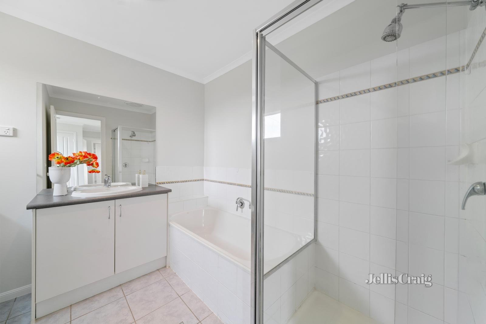 4/24 Tulloch Grove, Glen Waverley image 10