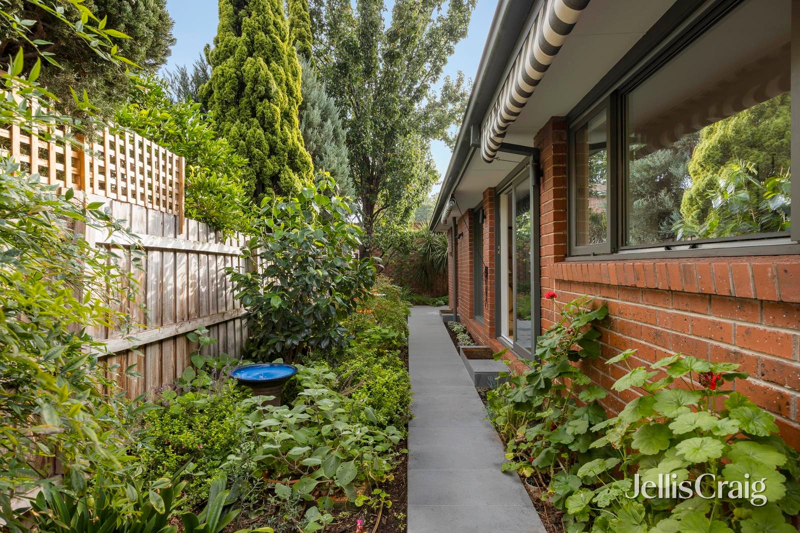 4/240 Station Street, Fairfield image 5