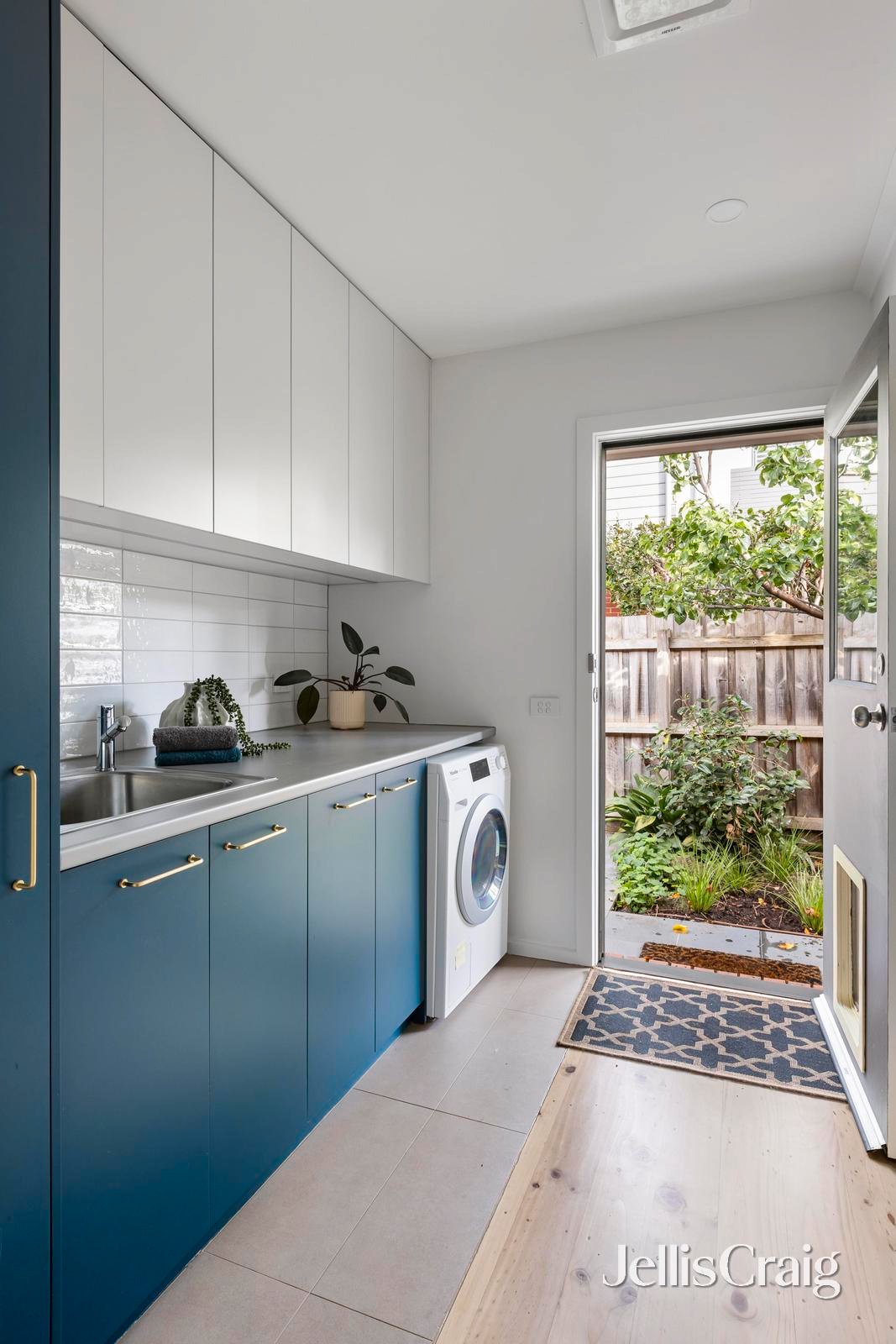 4/240 Station Street, Fairfield image 8