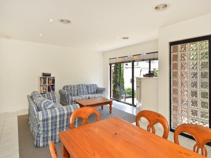 4/242 Ryrie Street, Geelong image 3
