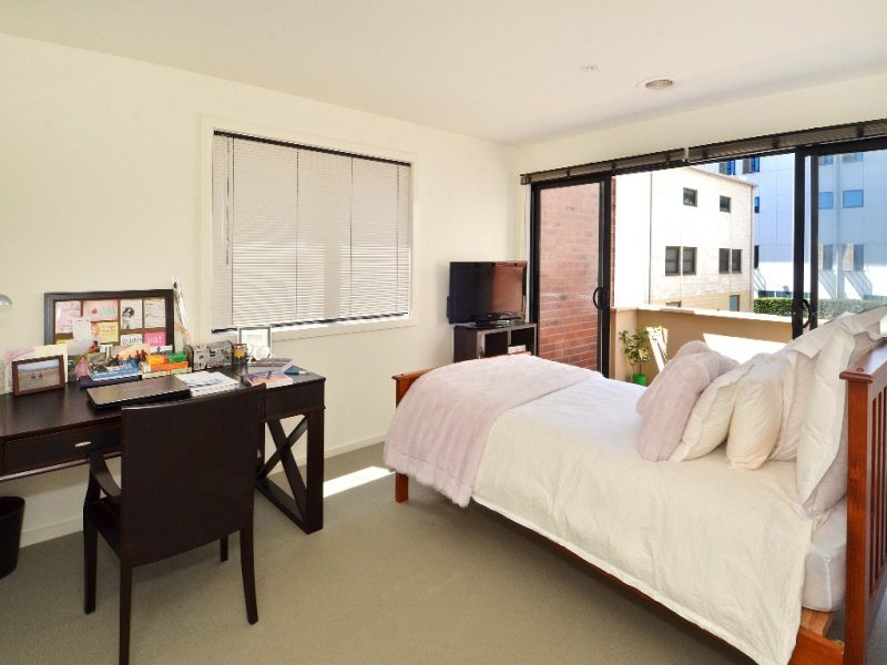 4/242 Ryrie Street, Geelong image 8