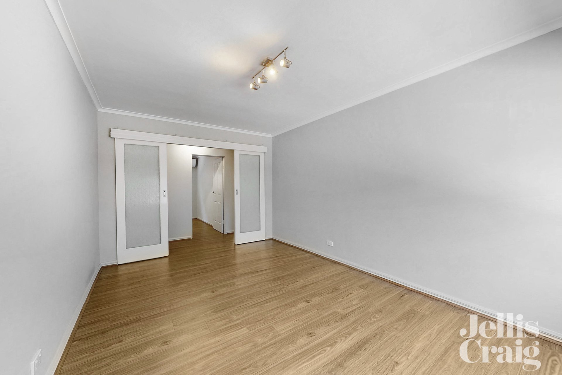 4/246 Buckley Street, Essendon image 6