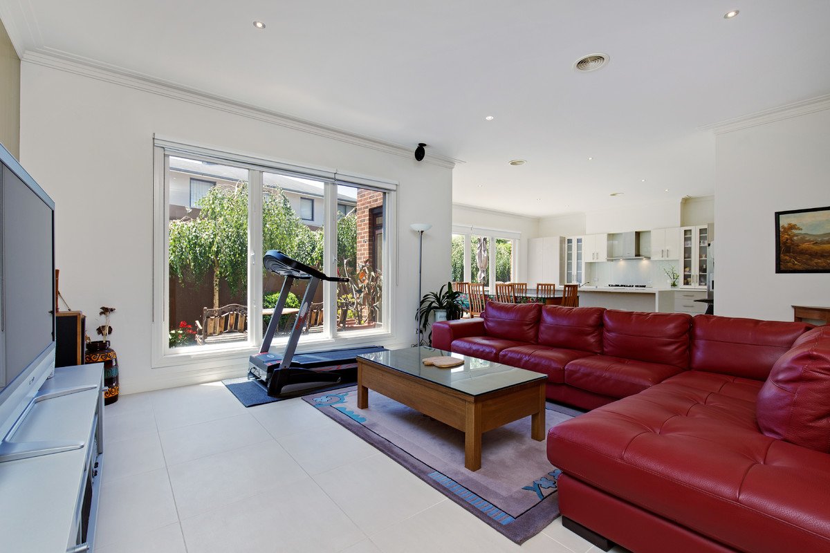 425 Belmore Road, Mont Albert North image 7