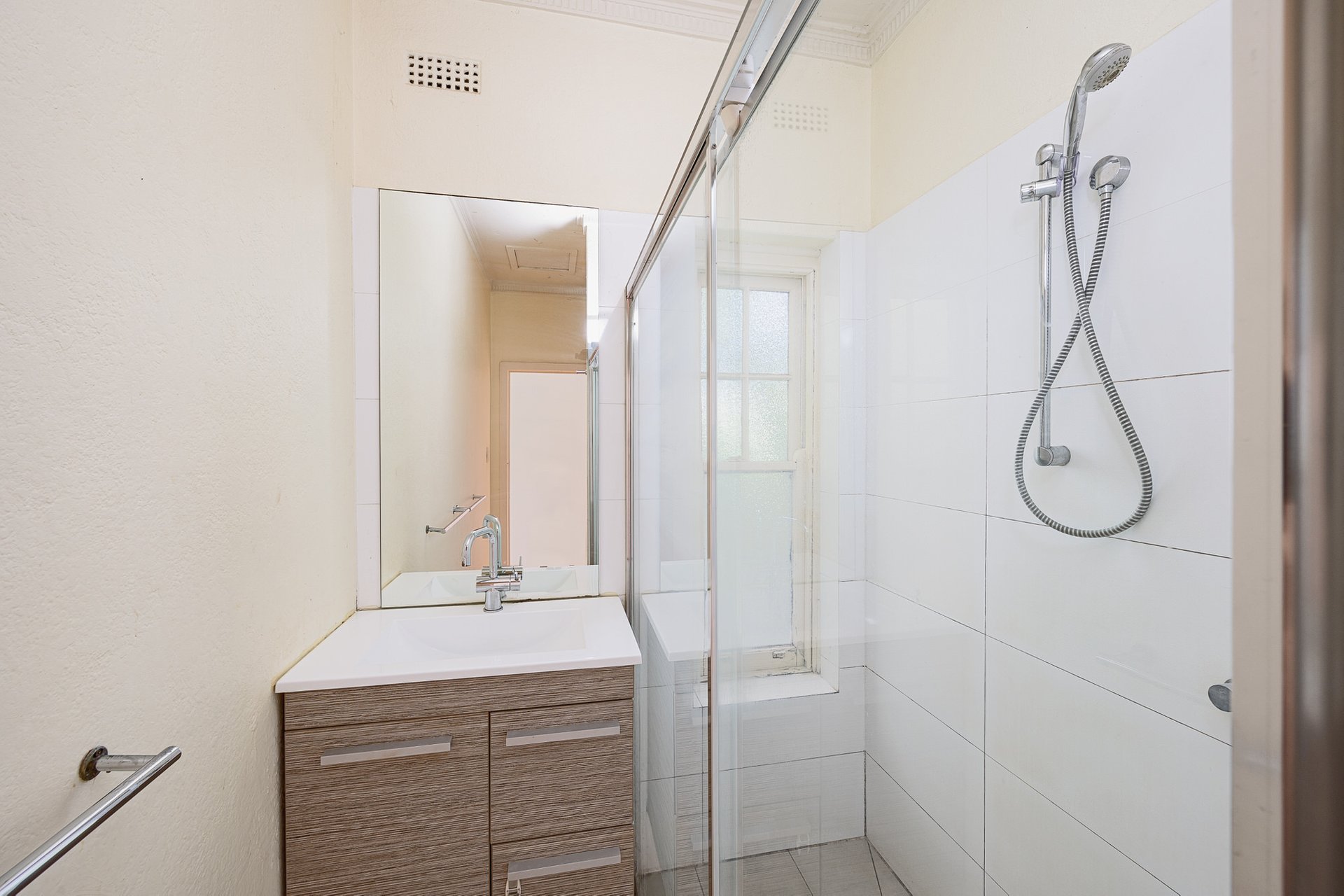 4 / 25 Grandview Grove PRAHRAN