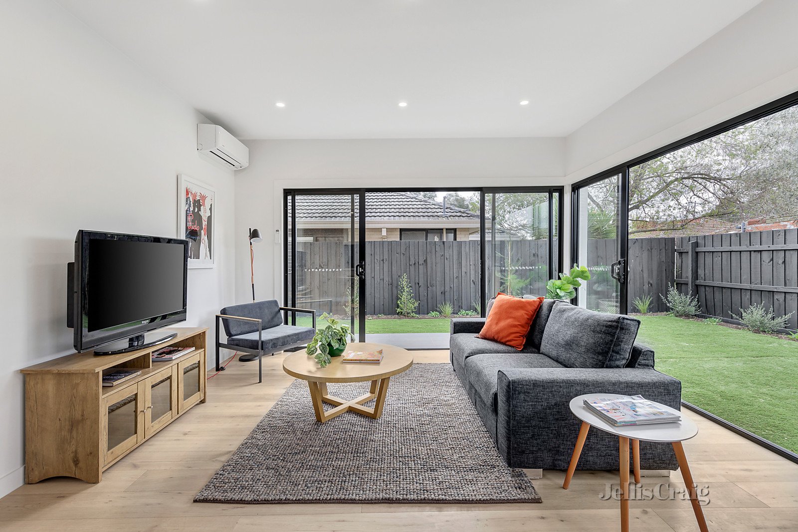 4/257 Gillies Street, Fairfield image 1