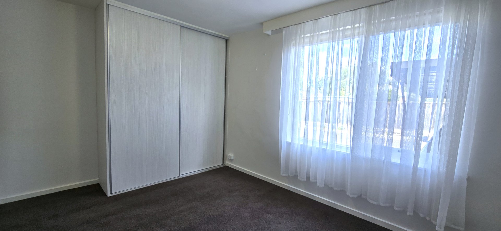 Property Gallery Thumbnail 6