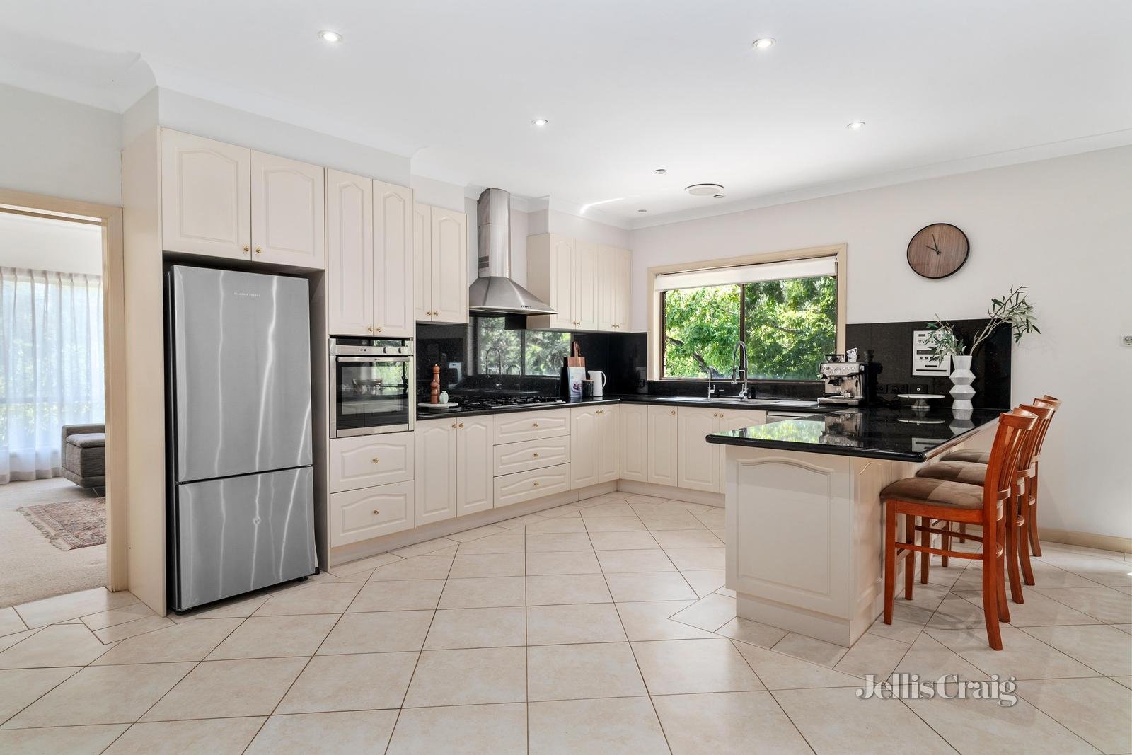 426 Whitehorse Road, Surrey Hills image 7