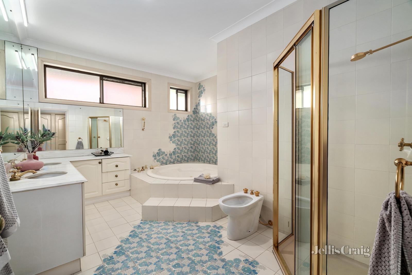 426 Whitehorse Road, Surrey Hills image 12