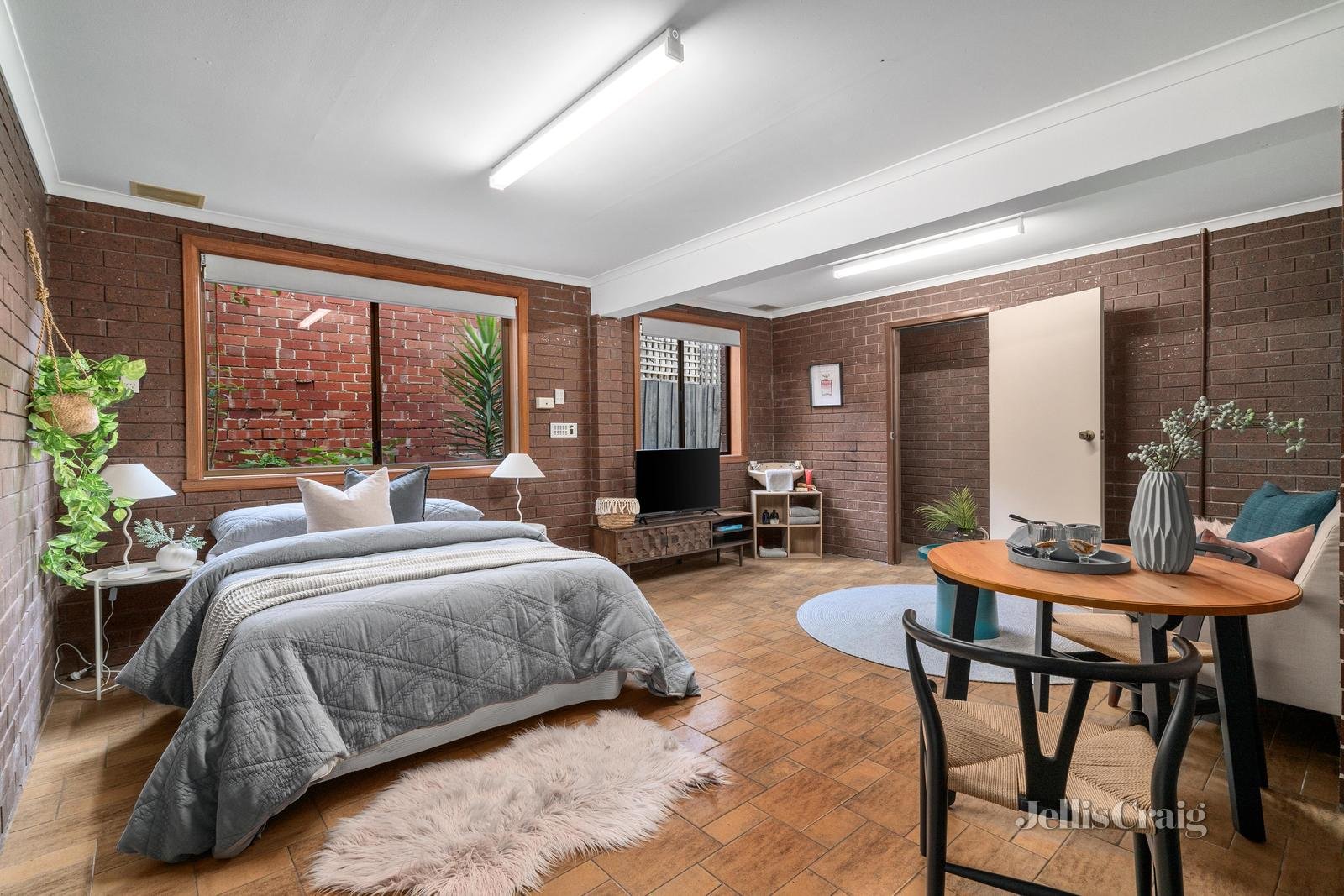 426 Whitehorse Road, Surrey Hills image 13