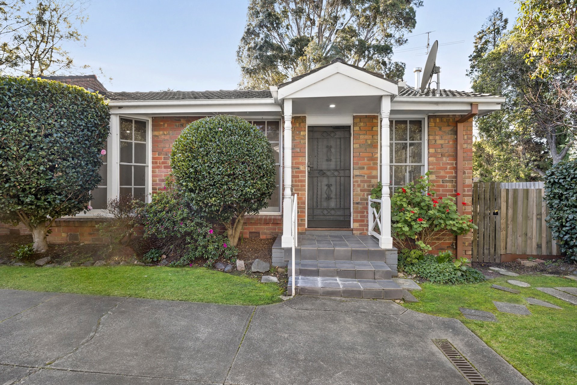 4/26 Wolseley Crescent, Blackburn image 1