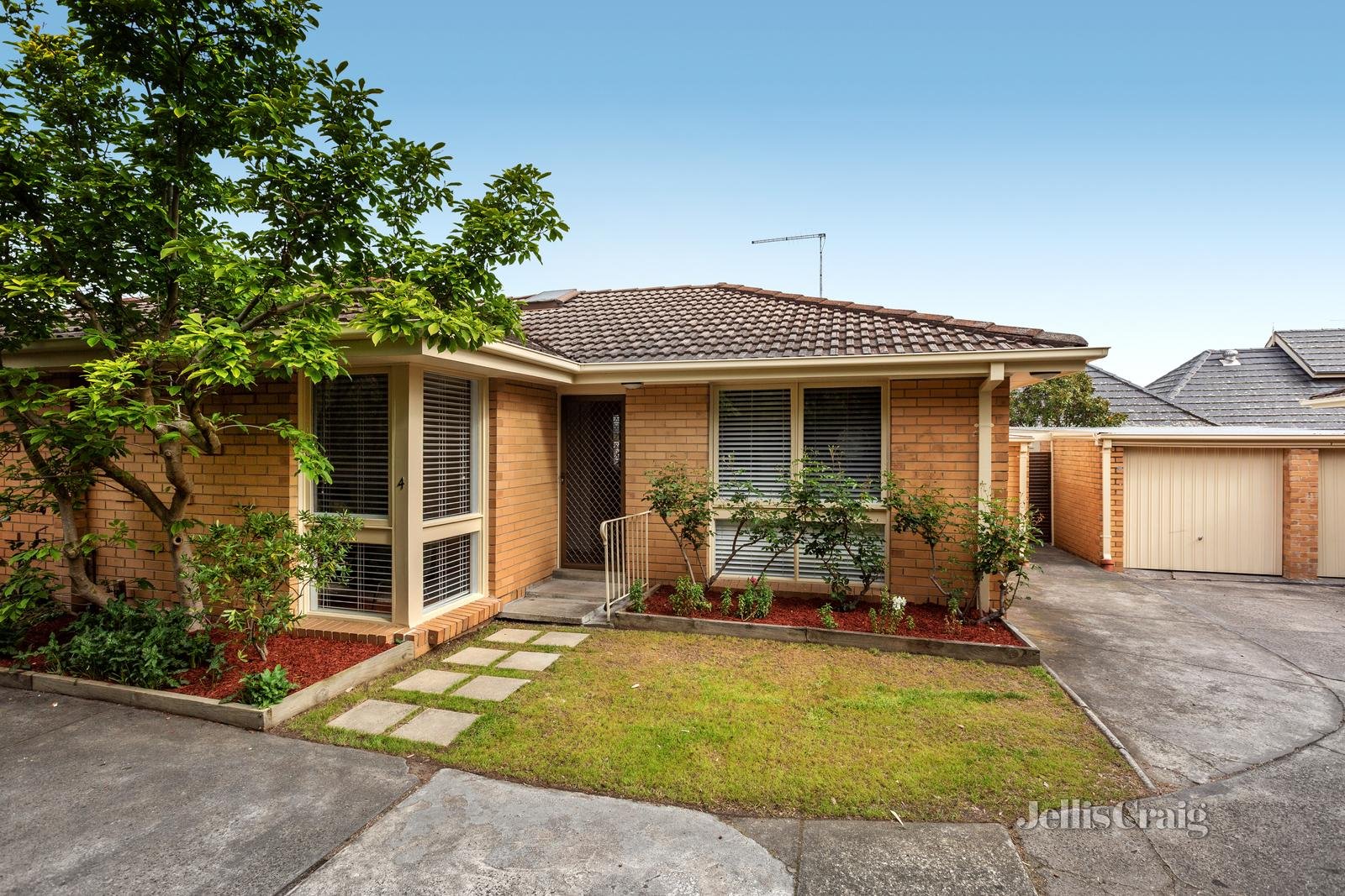 4/27 Chatham Road, Canterbury image 1