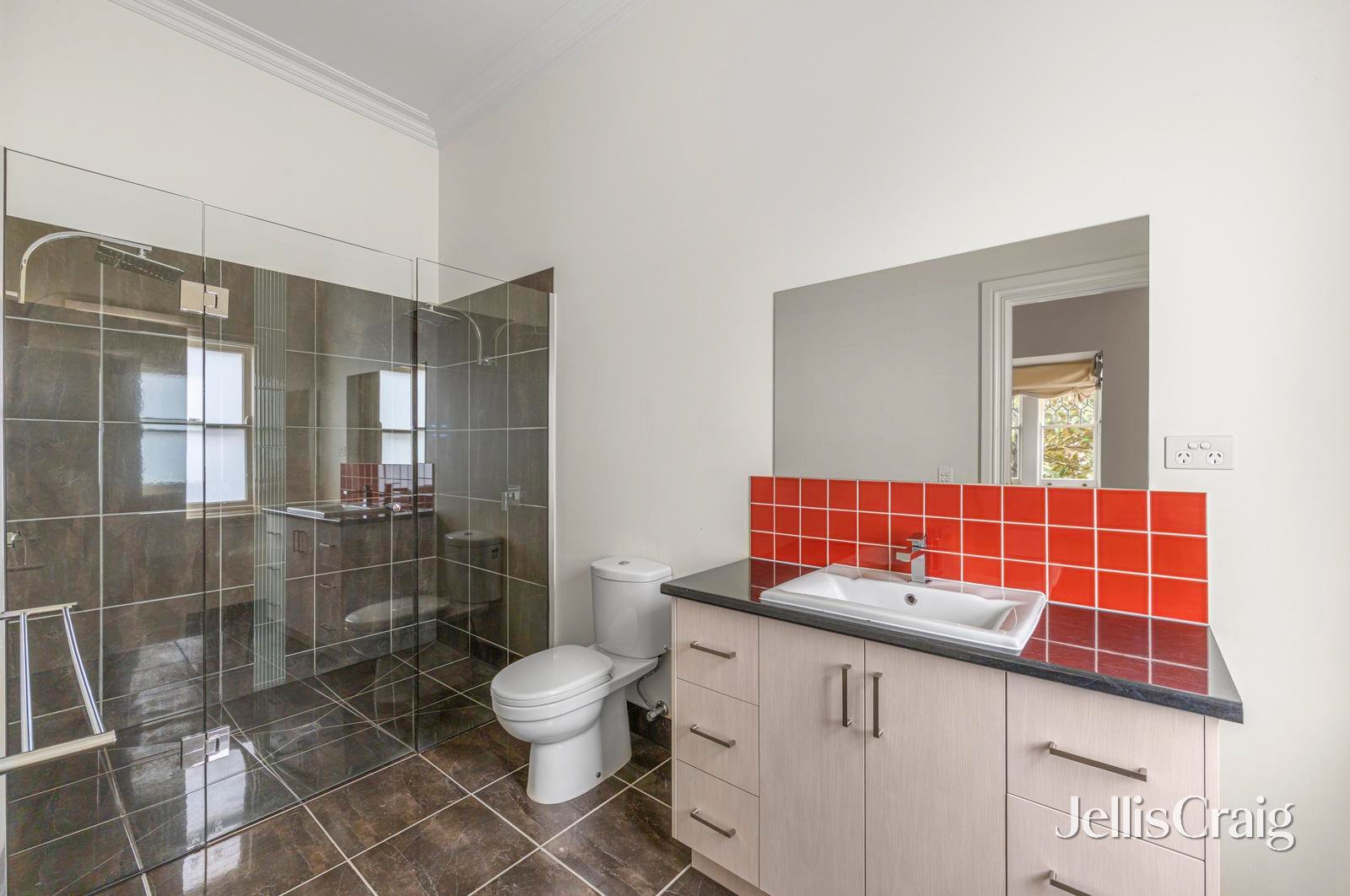 427 Doveton Street North, Soldiers&nbsp;Hill image 8