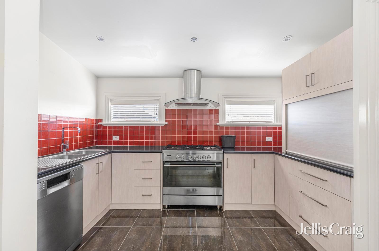427 Doveton Street North, Soldiers&nbsp;Hill image 2