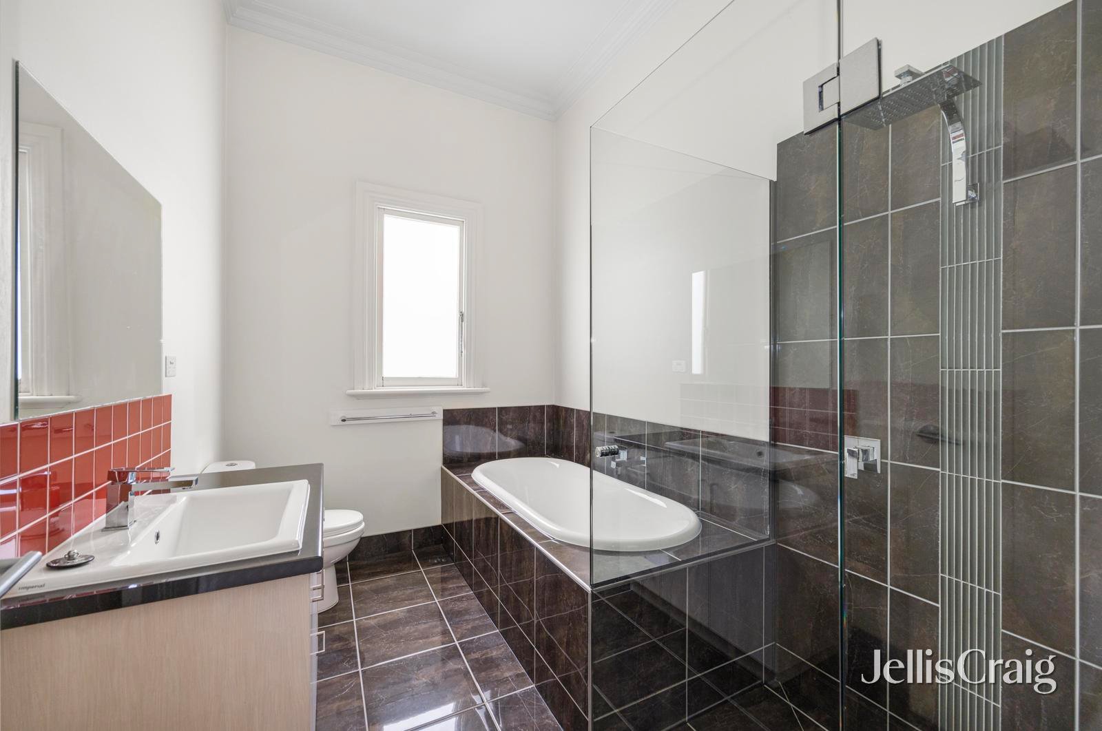 427 Doveton Street North, Soldiers&nbsp;Hill image 5