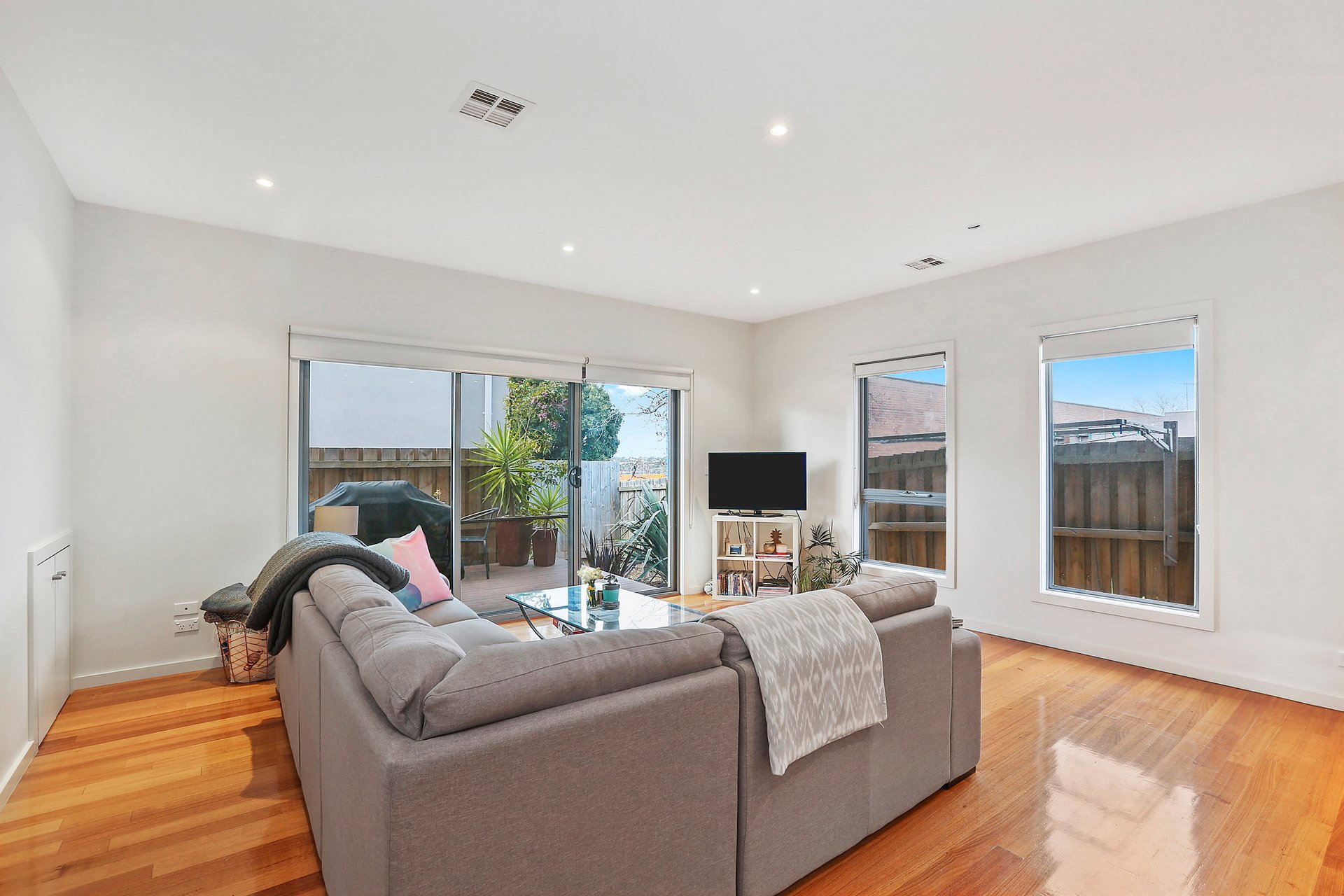 4/27 Mt Pleasant Road, Belmont image 3