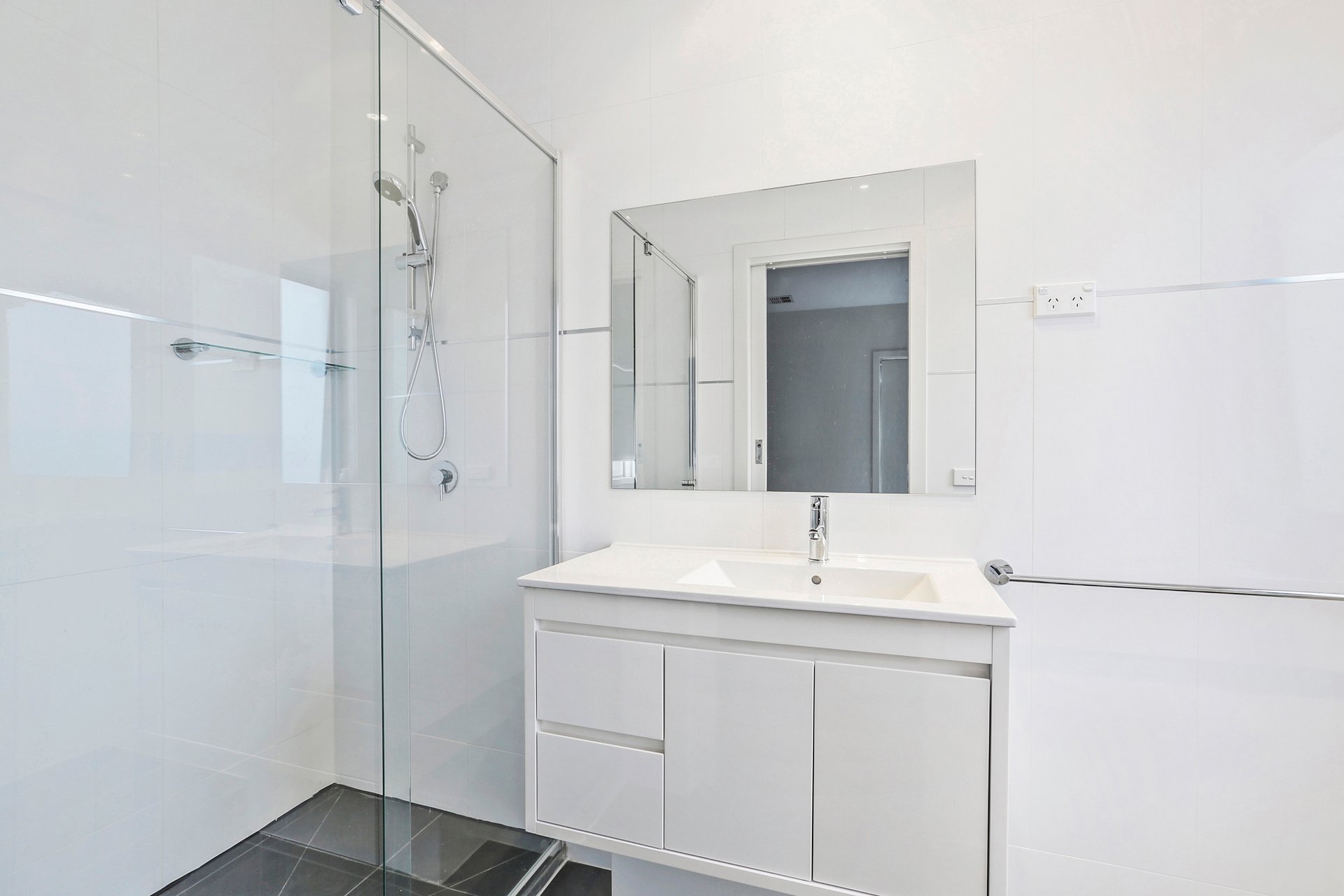 4/27 Mt Pleasant Road, Belmont image 5