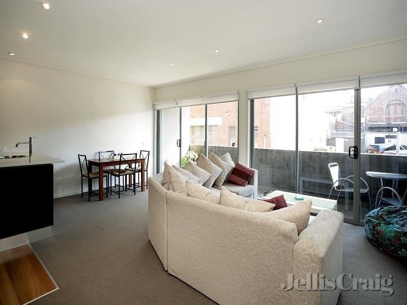 4/272 Albert Street, Brunswick image 1